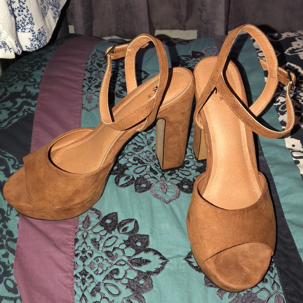 Dark Tan Chunky Heels